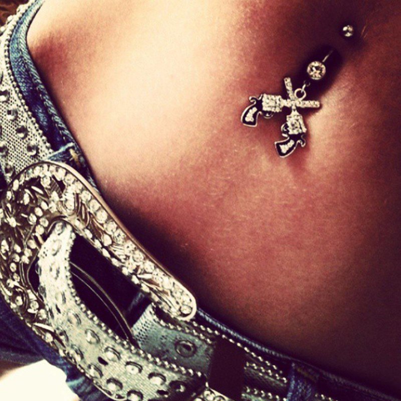 Pierce navel female