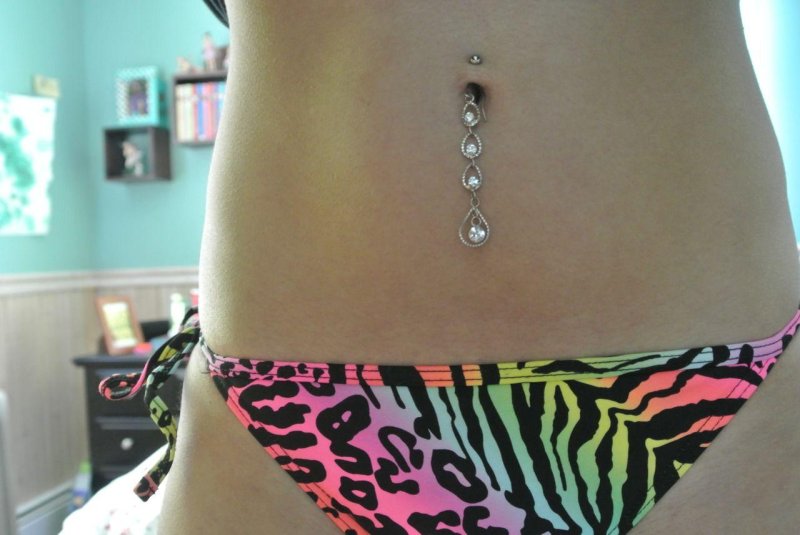 Pierce navel female