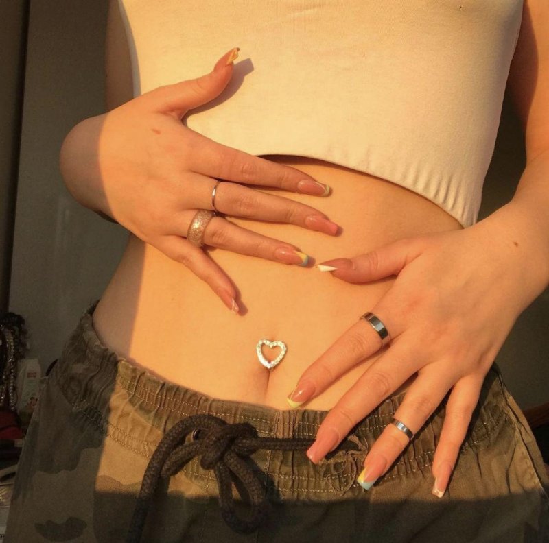 Tattoo on the navel for girls
