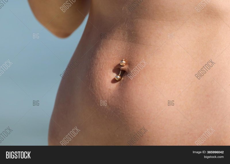 Jessica Alba Piercing Pupka