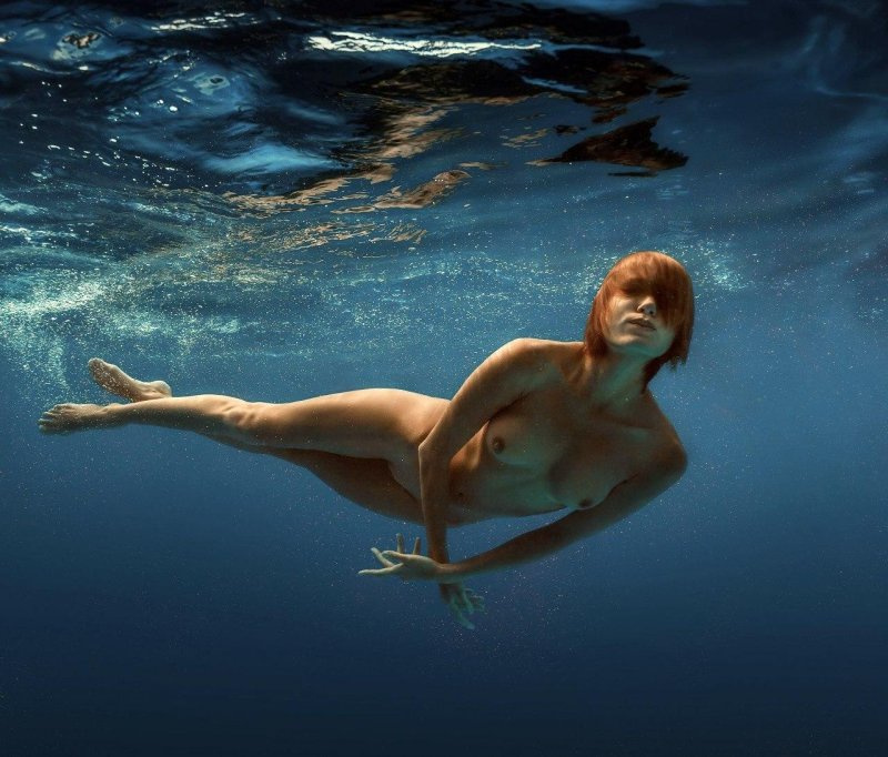 Submarine swimming women nude