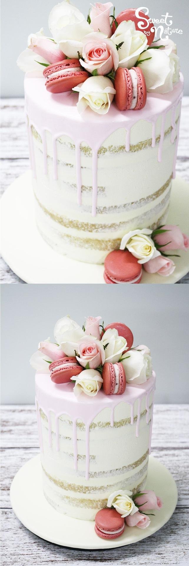 Cake decor with macarons