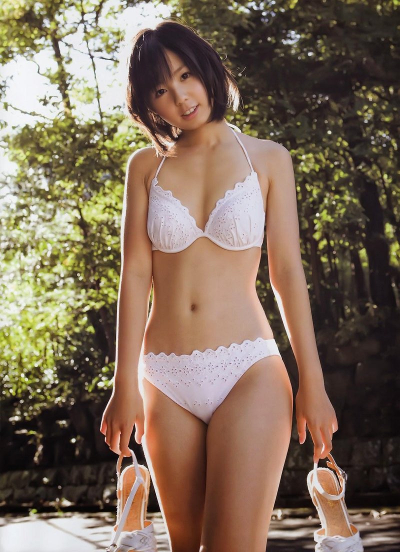 Beautiful naked Japanese girls