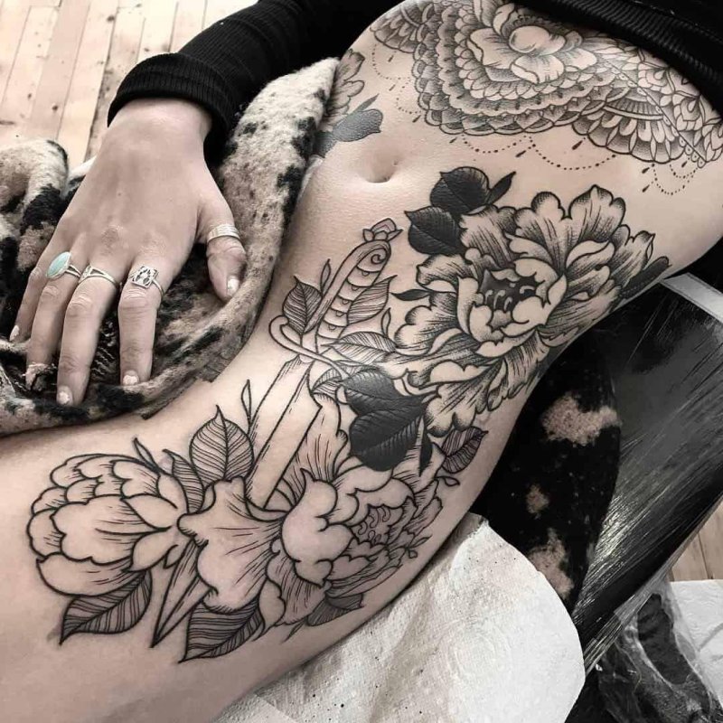 Ornamental Tattoo on the thigh