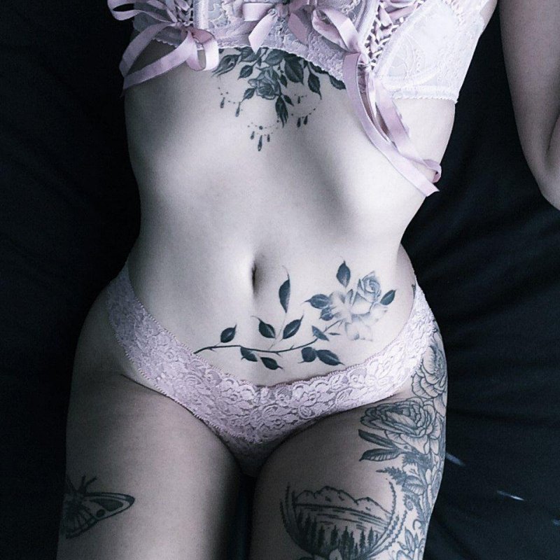 Tattoo on the stomach of girls