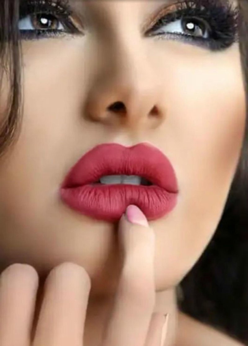 Girls lips