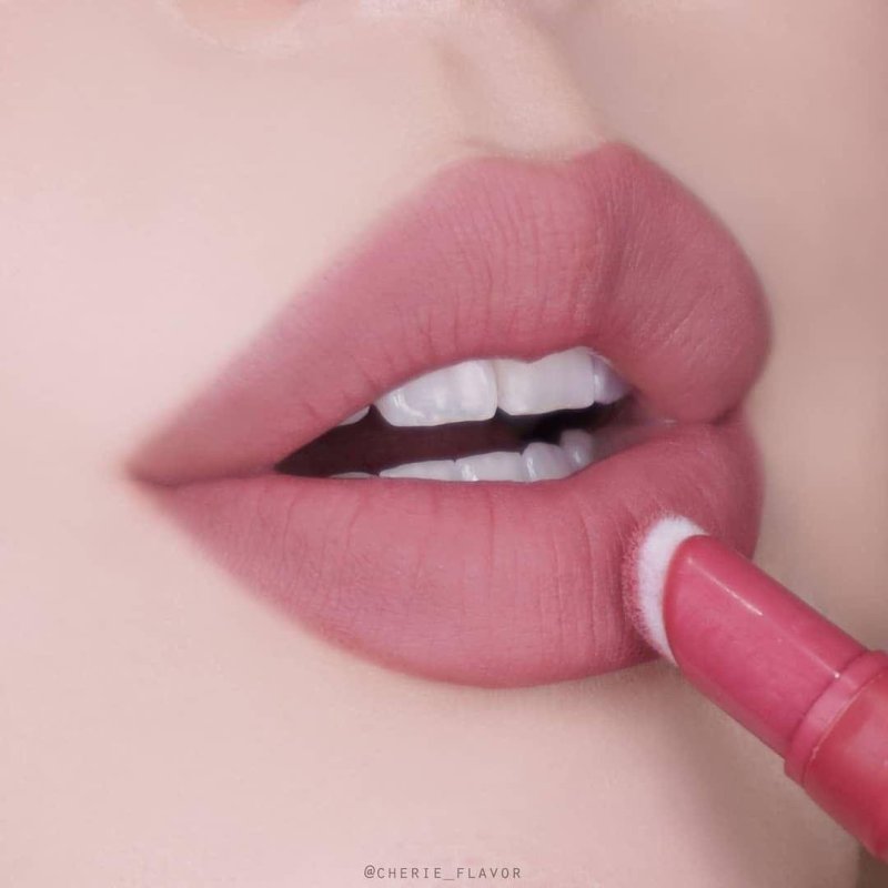 Lip lipstick