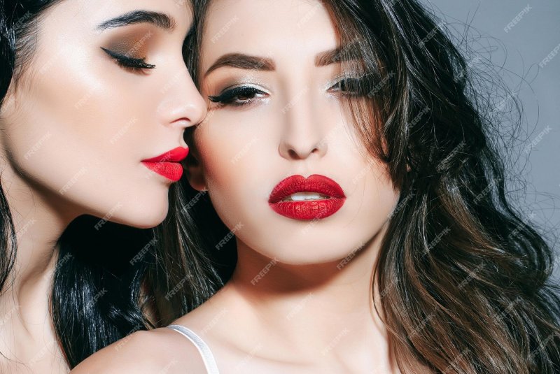 Makeup red lips