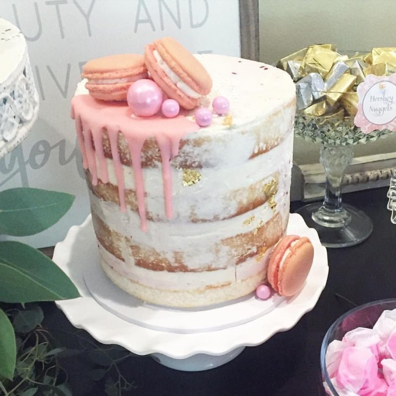 Cake with pasta and meringue