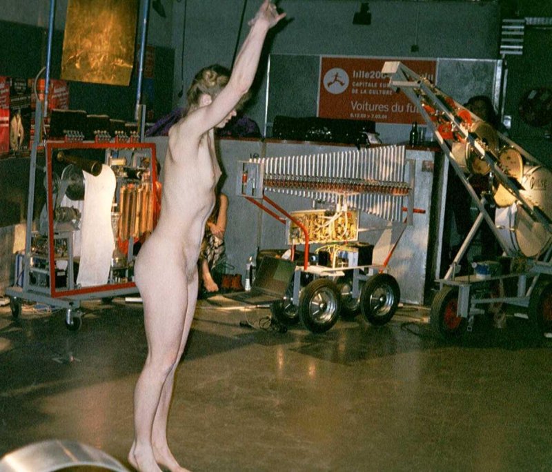 Naked girls digital circus