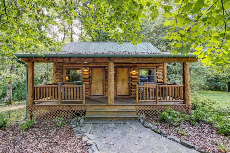 Log cabin
