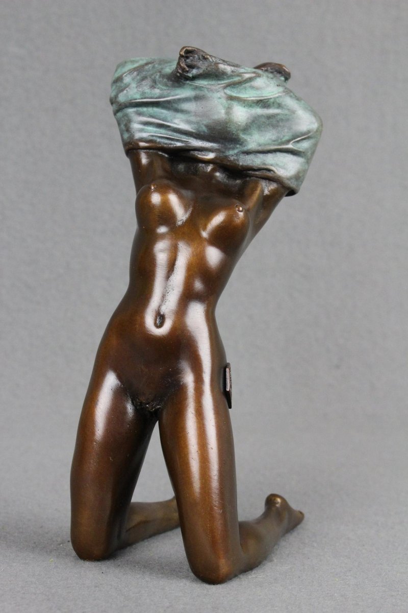Figure Nude girl