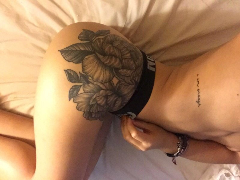 Tattoo on the hips