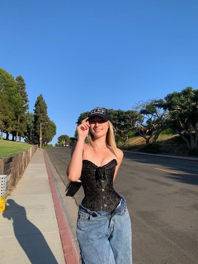 Corset with jeans