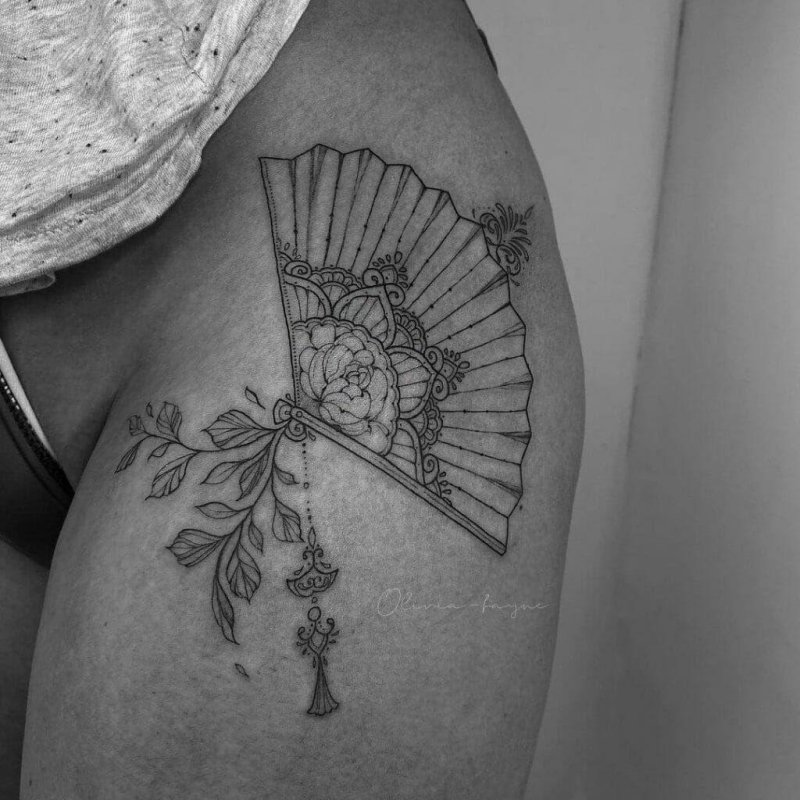 Tattoo fan