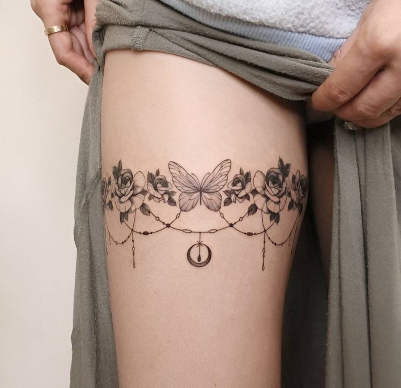 Tattoo garter on the leg