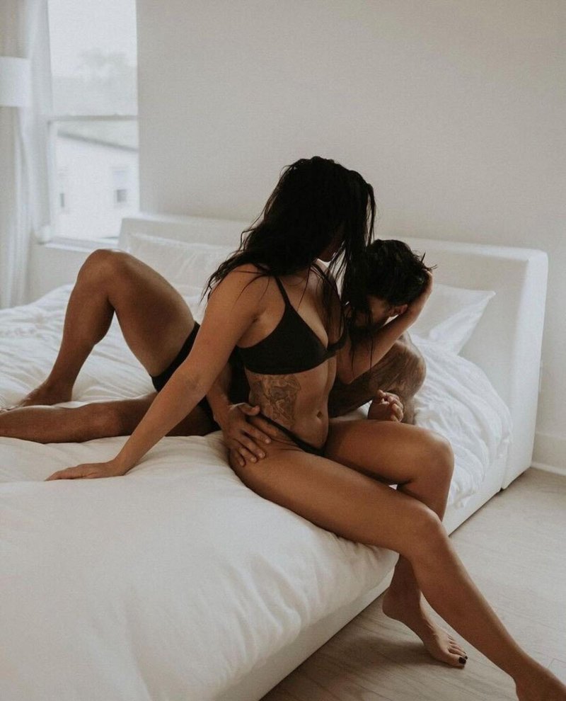 Girl sits on Parnn