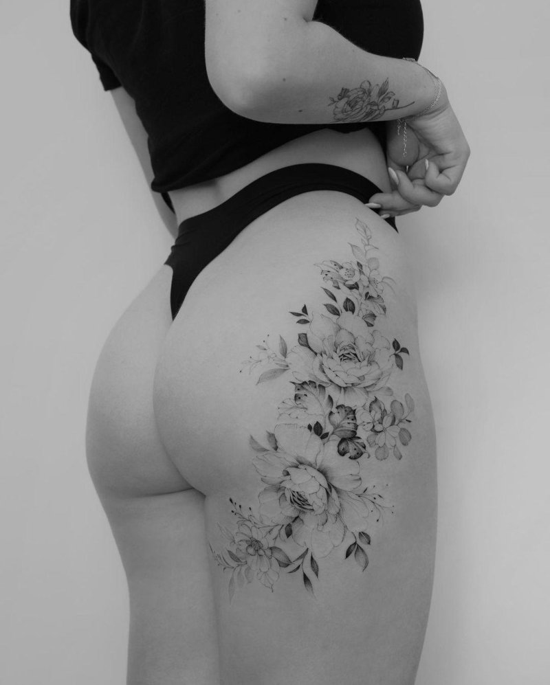 Tattoo on the hips