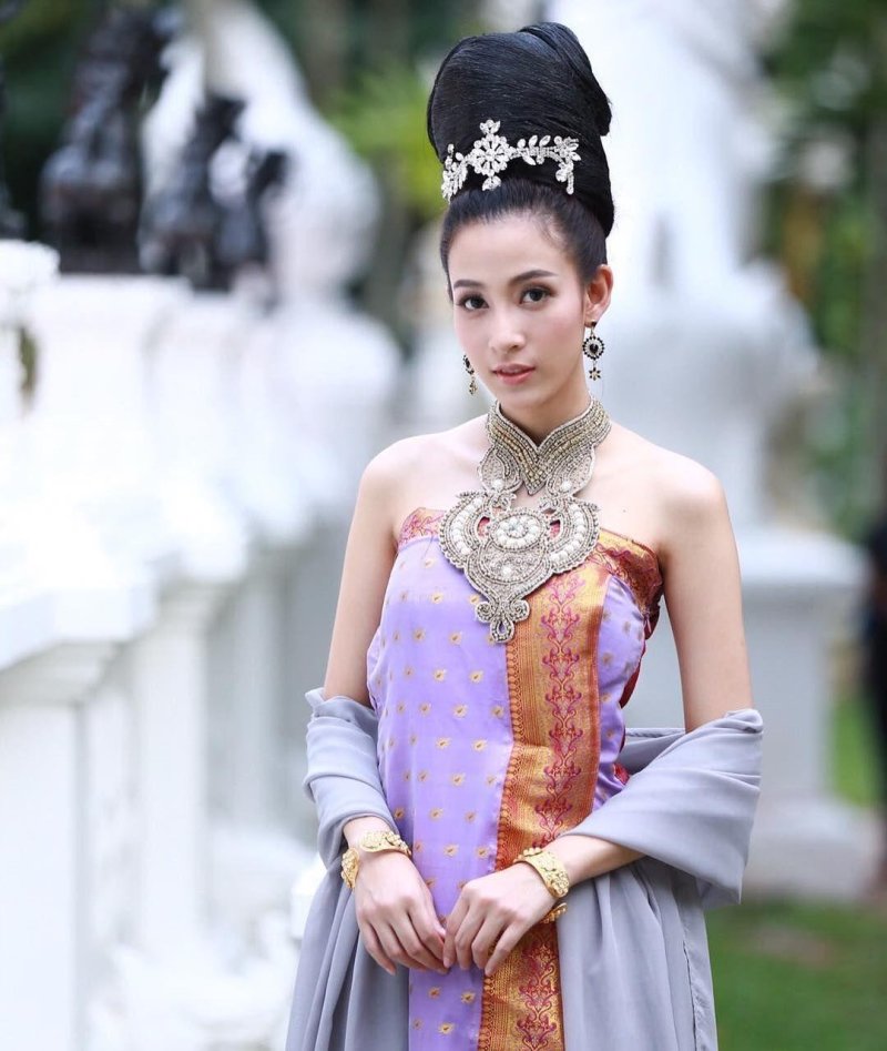 Thai traditional costume
