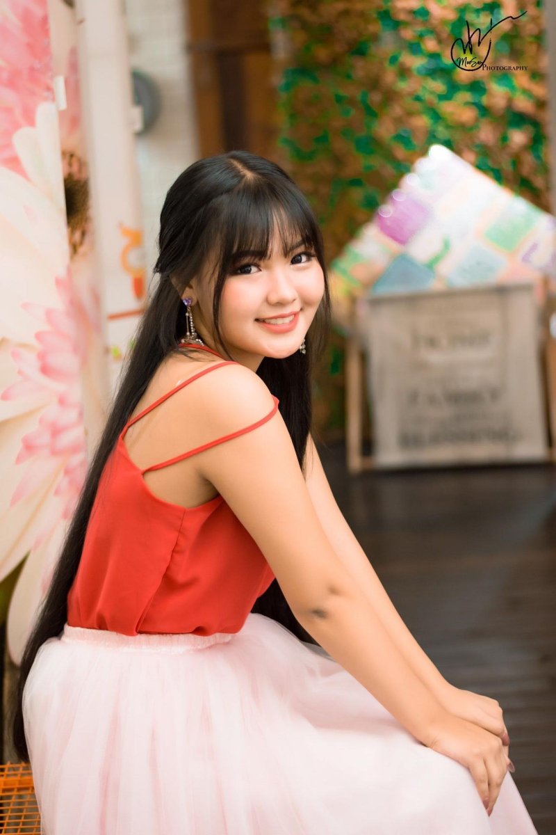 Gadis cantik