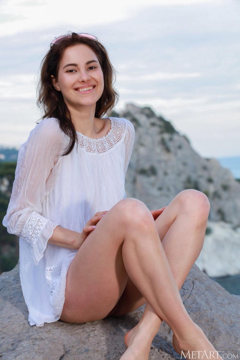 Poses of naked girls