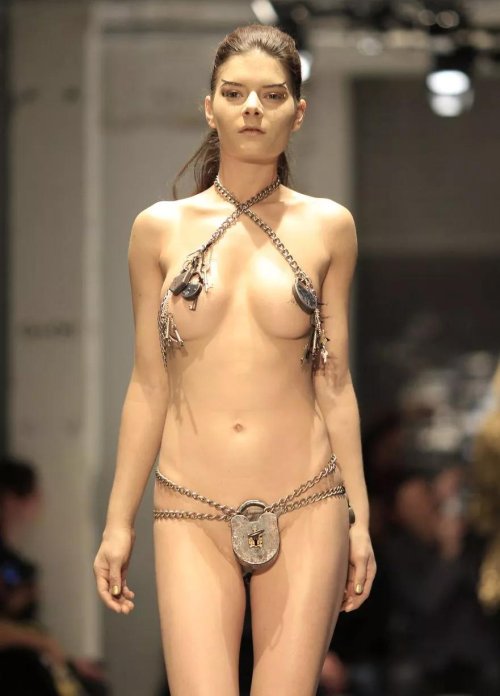 Show of naked models