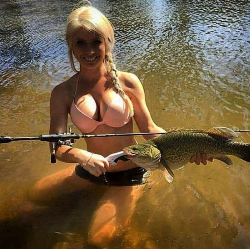 Fishering woman