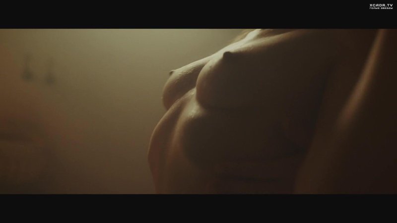Julia Peresild intimate