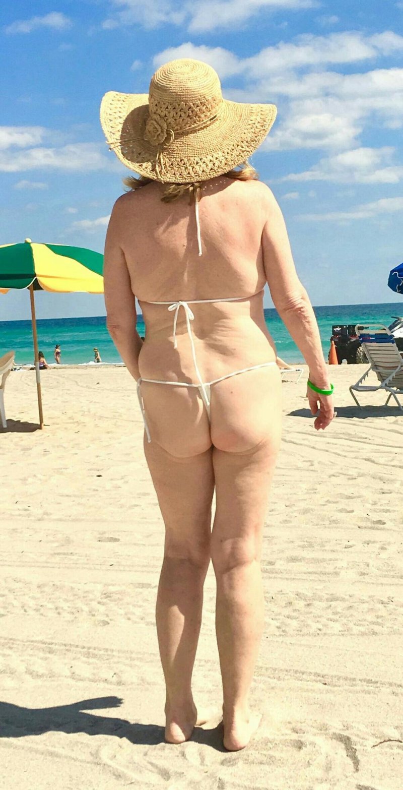 Juicy old women on the beach