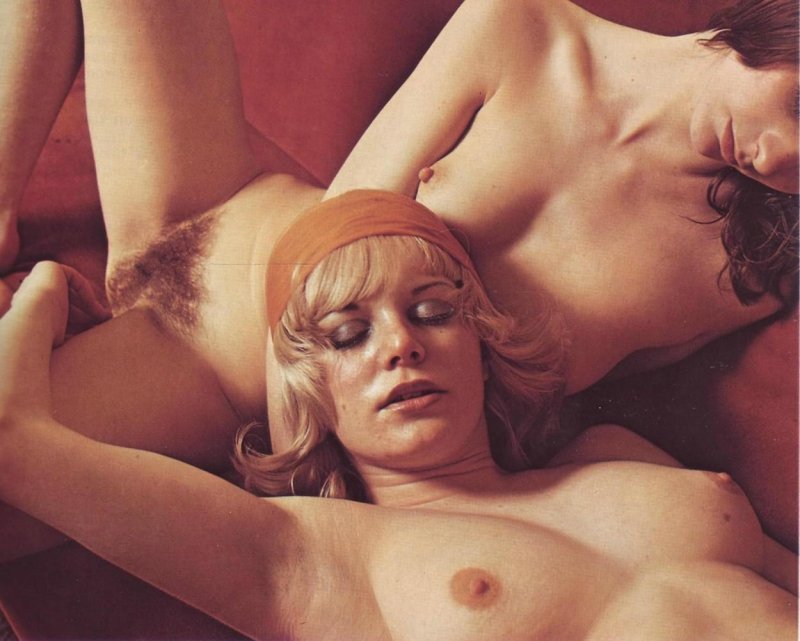 Retro porn lesbian