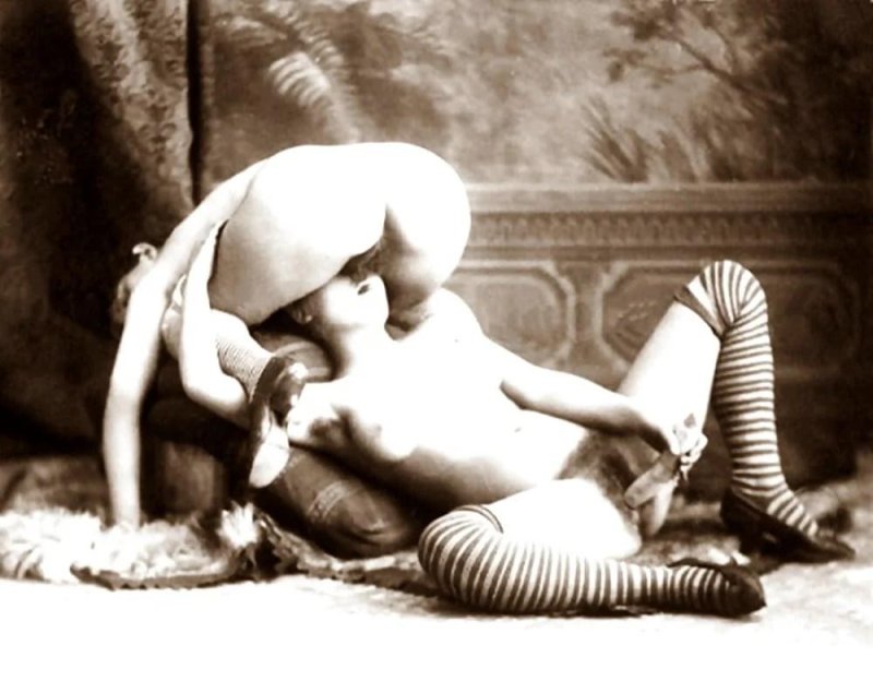 Retro porn lesbian