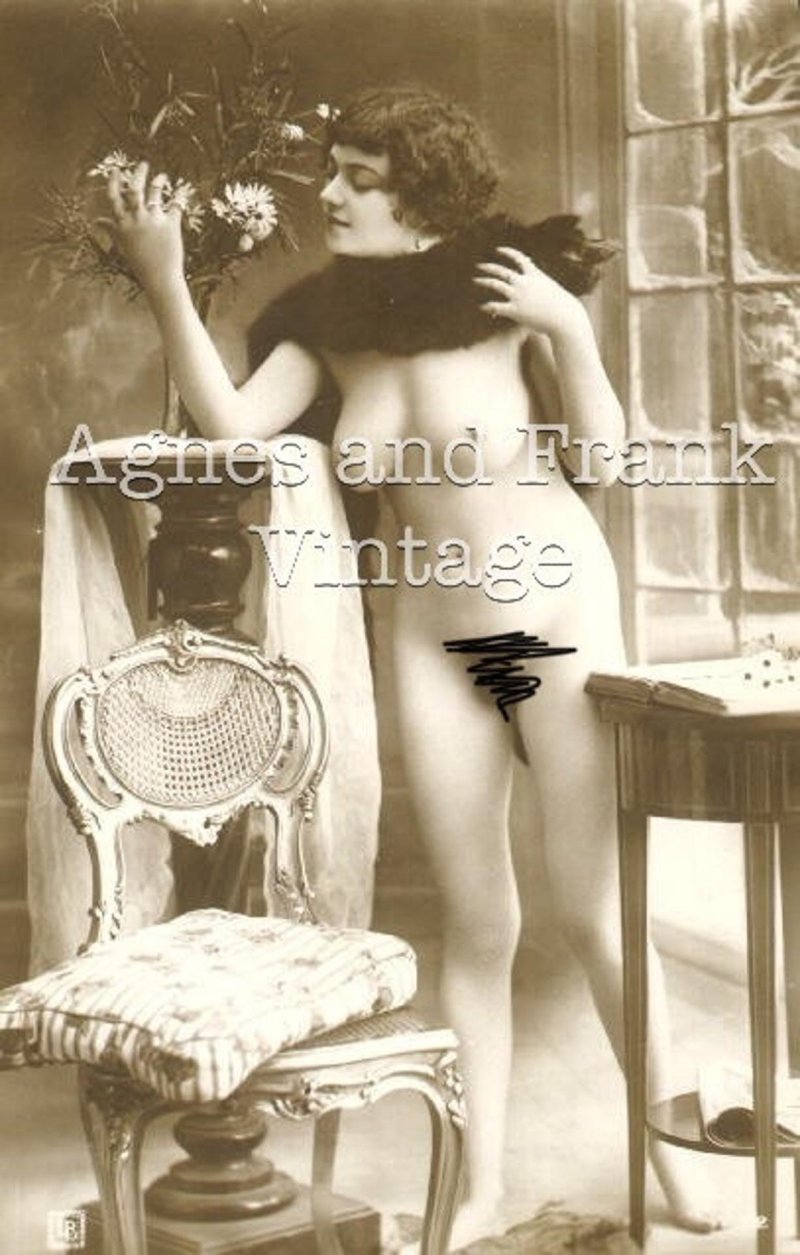 Naked women vintage