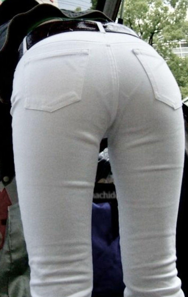 Popa in white trousers
