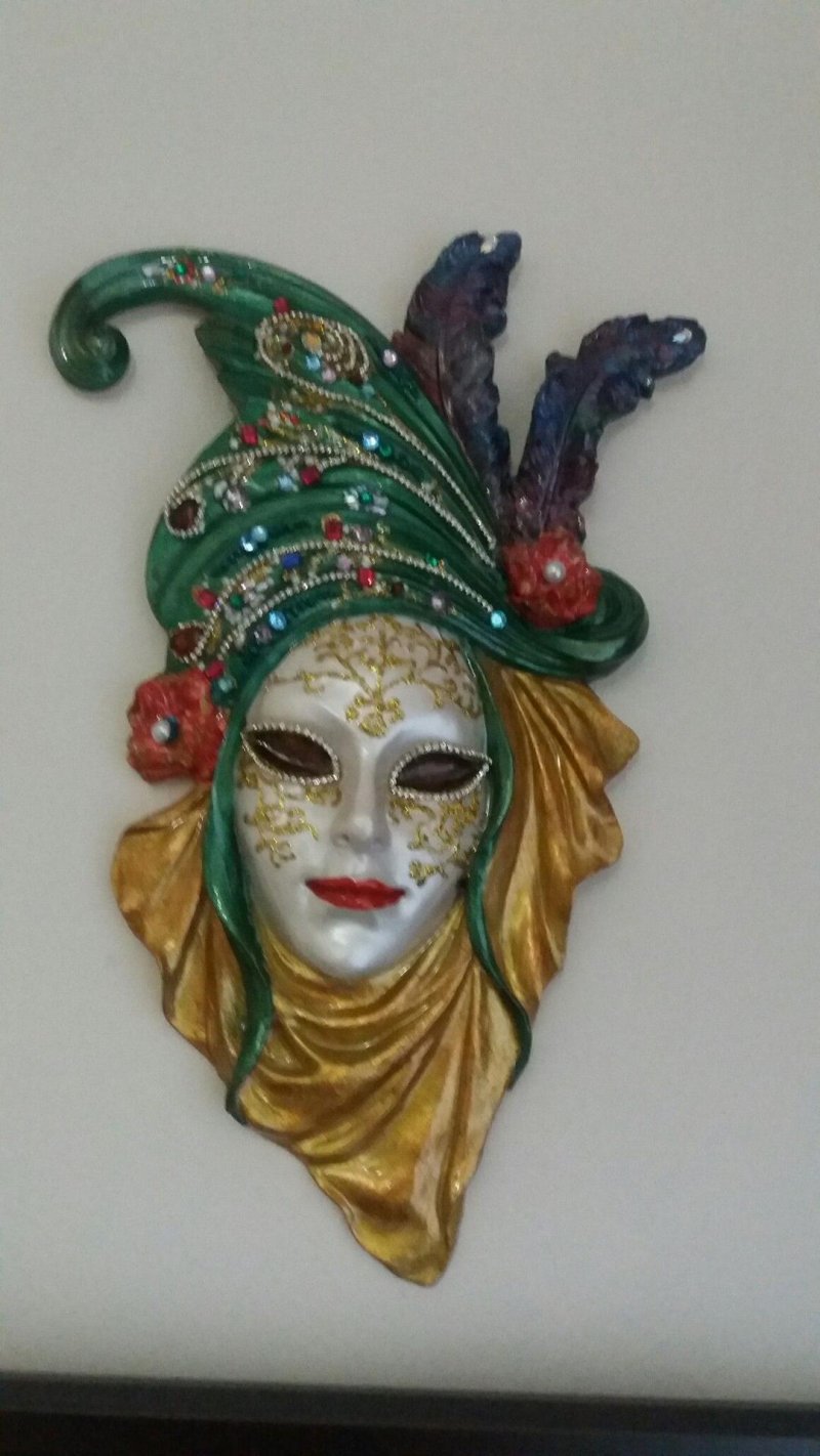 Ws- Venetian mask owl