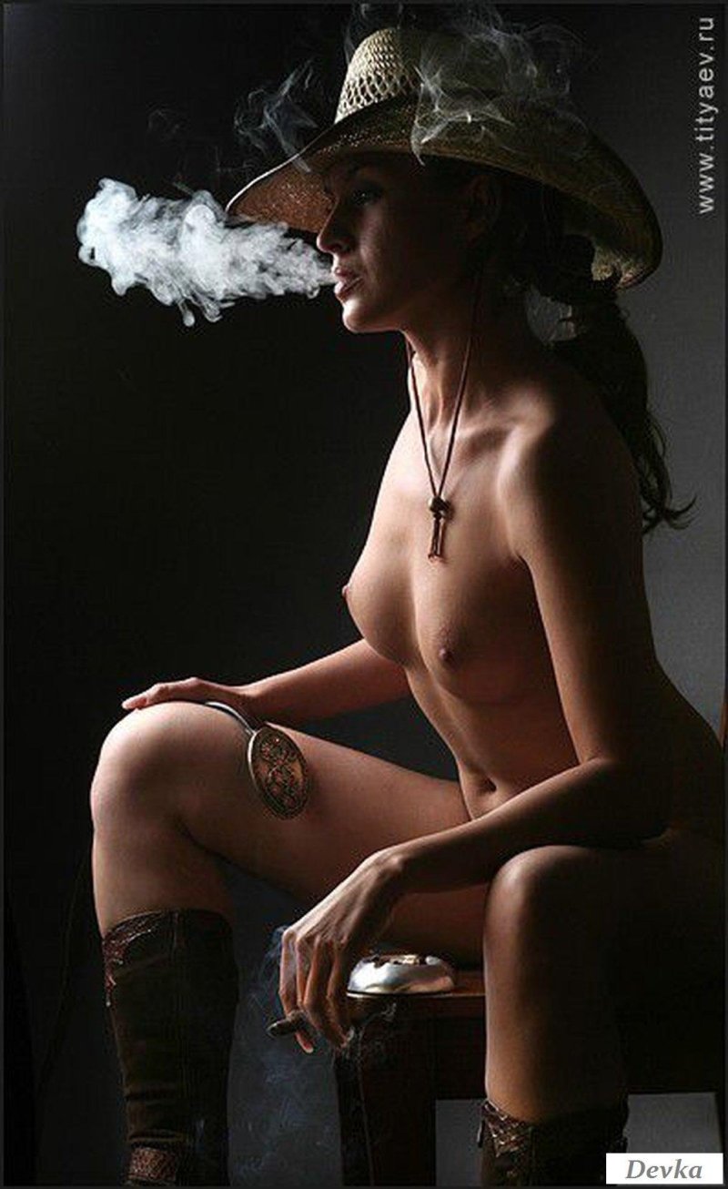 Beautiful naked smokers