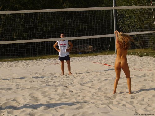 Beach volleyball without panties