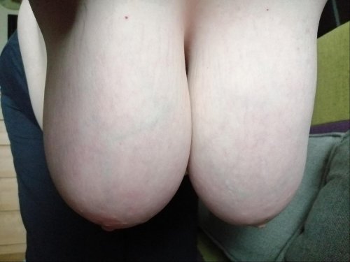 Hanging boobs