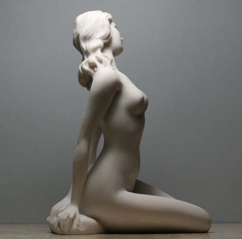 Figuretics of naked women