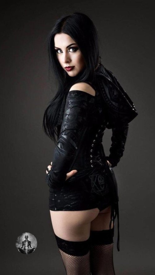 Lady Kat Gothic model