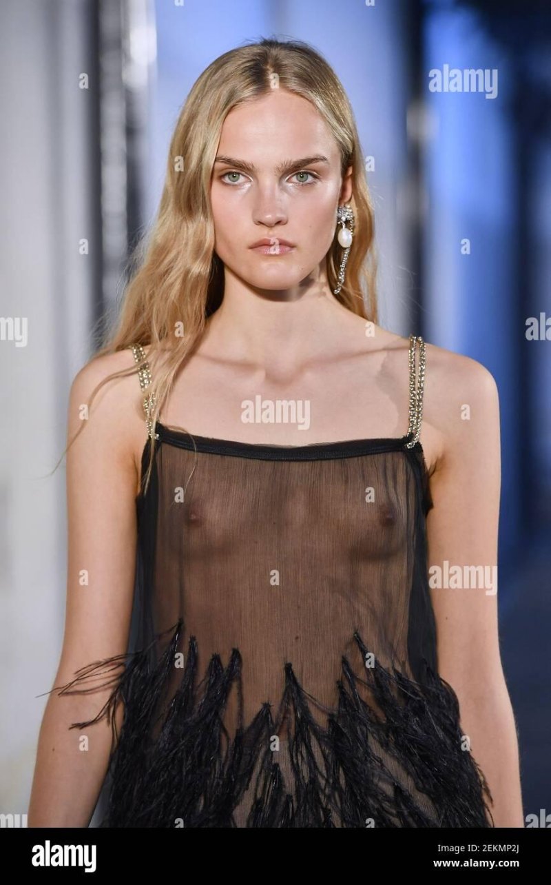 Cara Delevingne hot