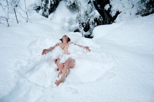 Erotic photo shoot in the snow
