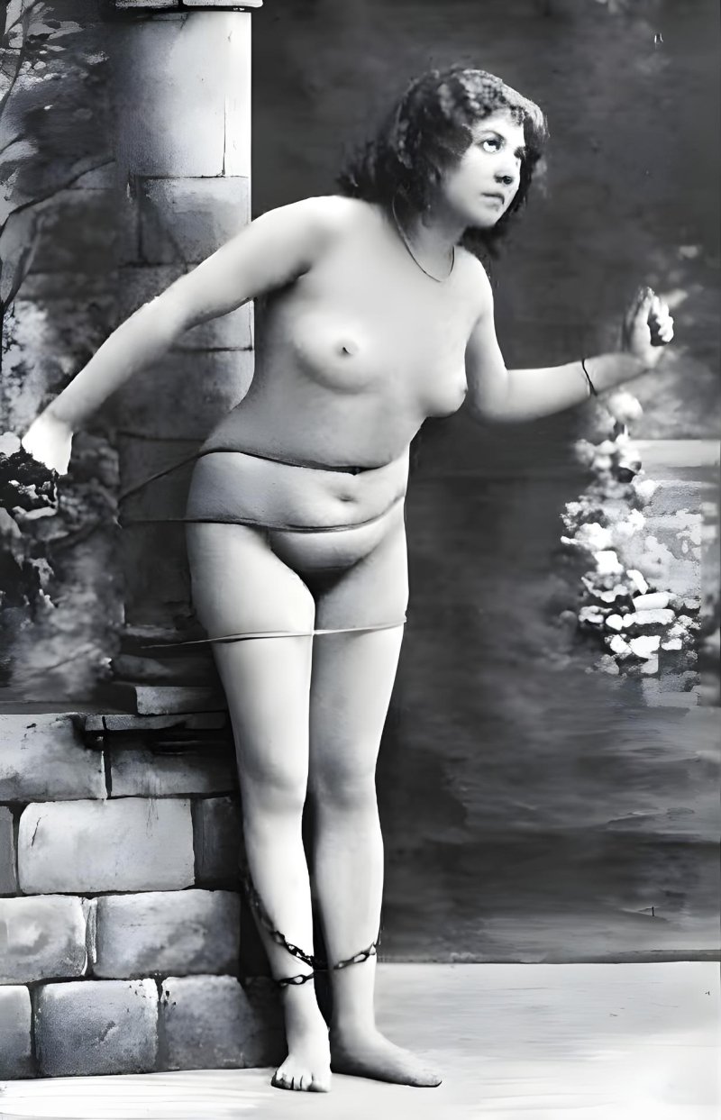 Naked women of the past