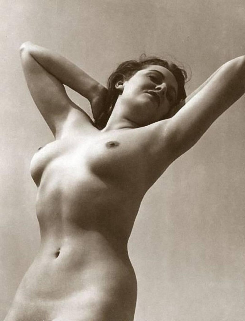 Retro women are naked