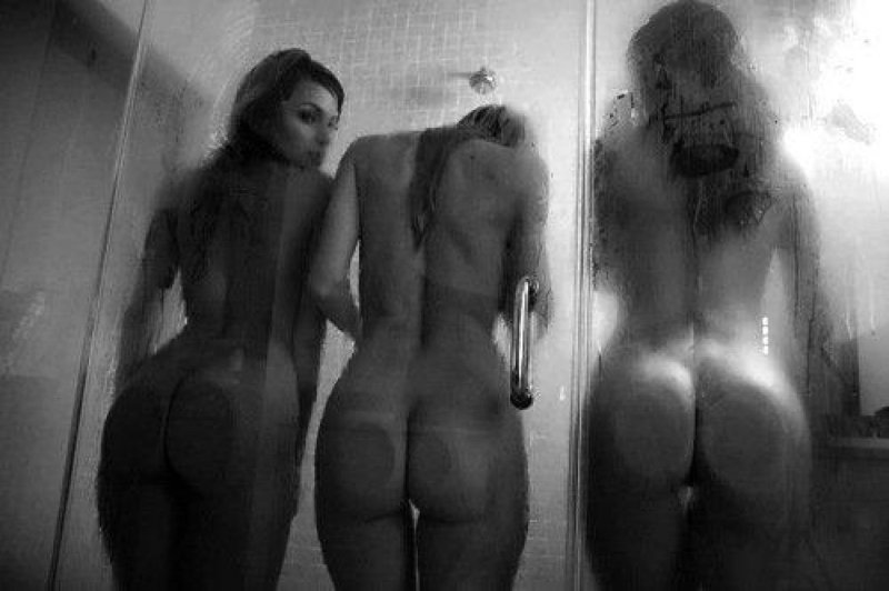 Beautiful ass girls in the shower