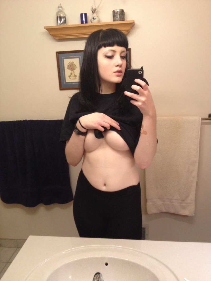 Nude selfie