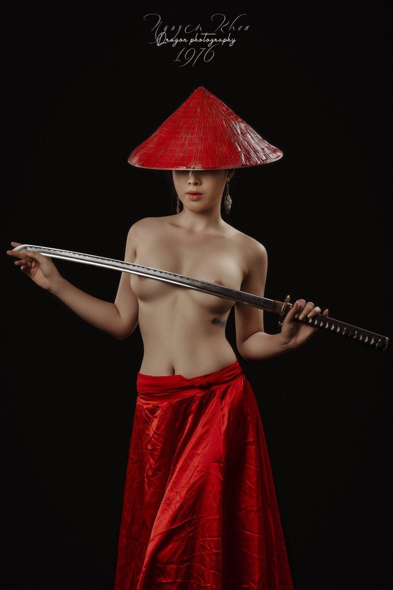 Geisha with a sword
