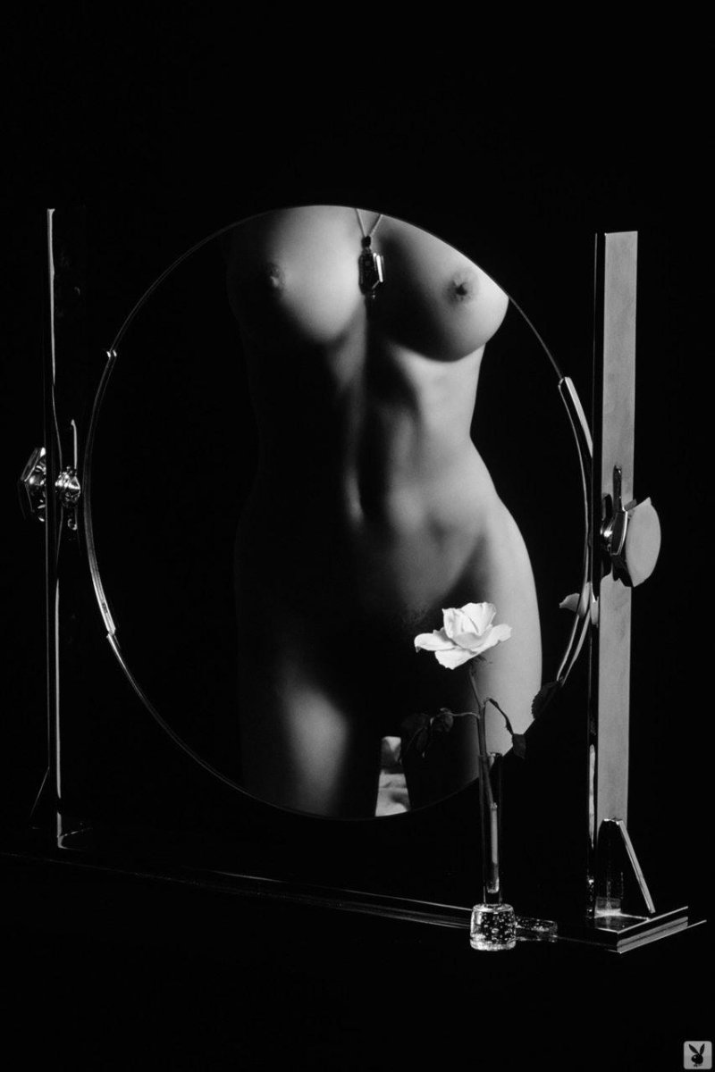 Erotic photo works