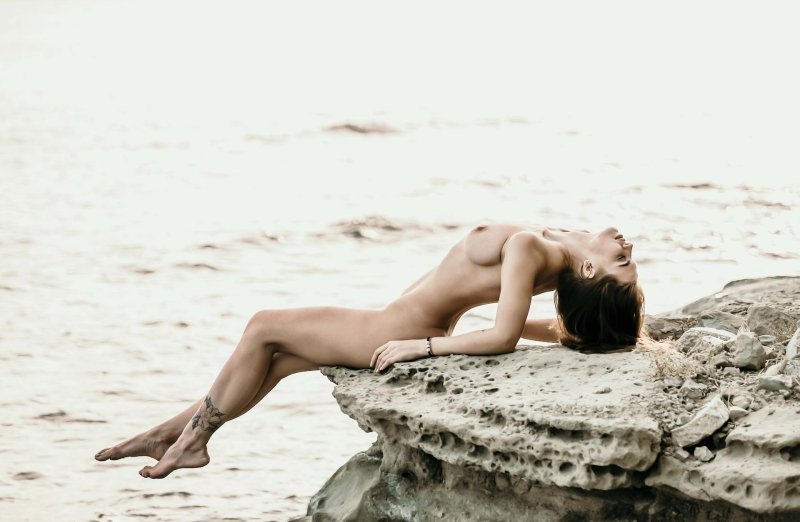 Photoshoots of naked girls
