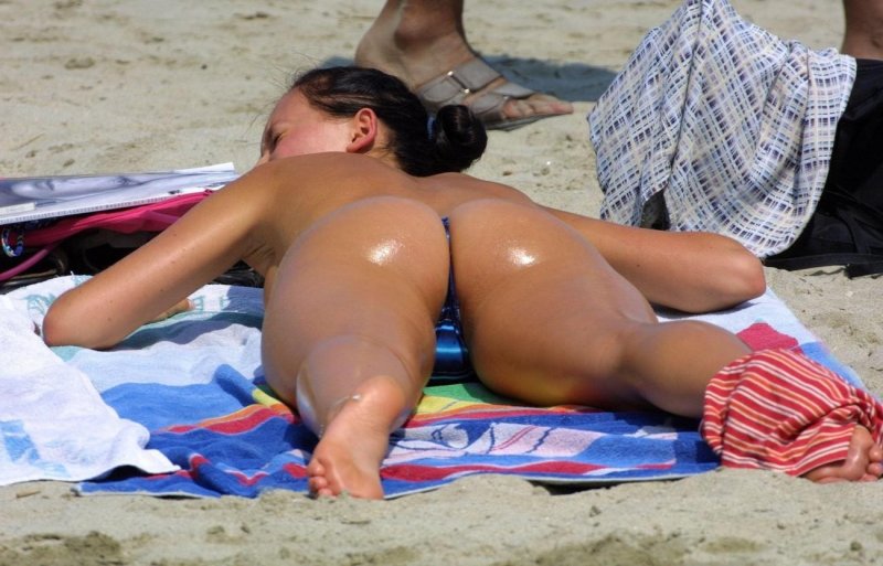 I accidentally lit up the anus on beach